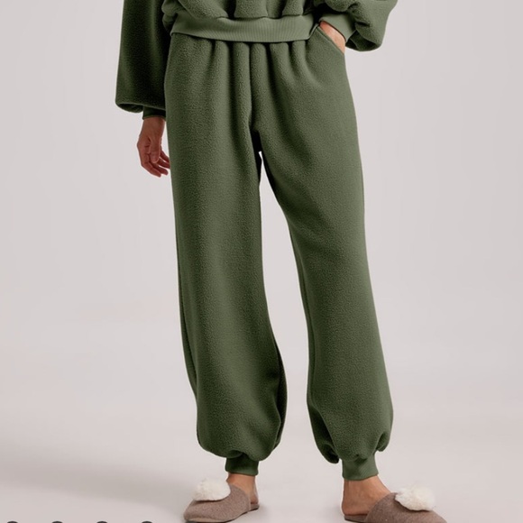 NAP Fuzzy Bear Joggers Dark Sage - Picture 1 of 13